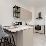 Cosy With Balcony In By Renters Διαμέρισμα Rzeszów