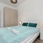 Cosy With Balcony In By Renters Διαμέρισμα