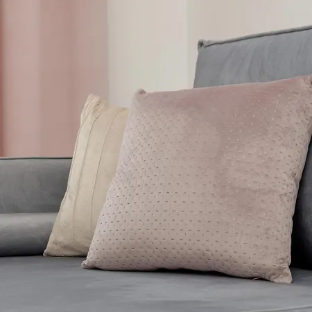 Cosy With Balcony In By Renters * رشيشوف