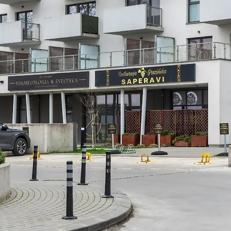 شقة Cosy With Balcony In By Renters