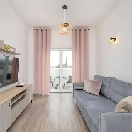 Cosy With Balcony In By Renters * رشيشوف