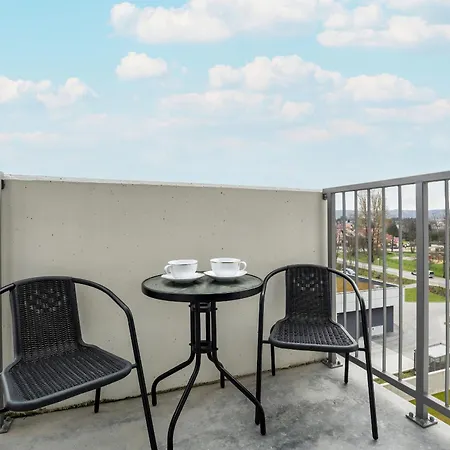 Cosy With Balcony In By Renters *