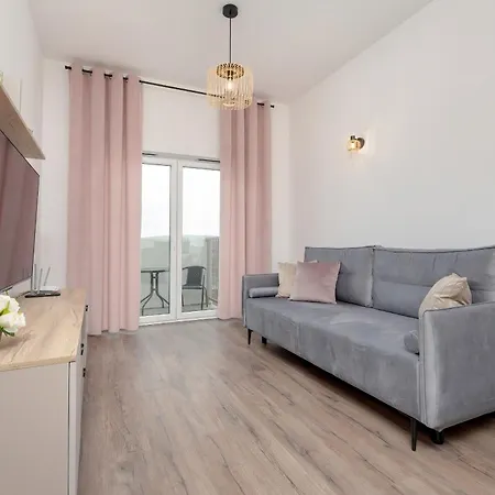 Διαμέρισμα Cosy With Balcony In By Renters *