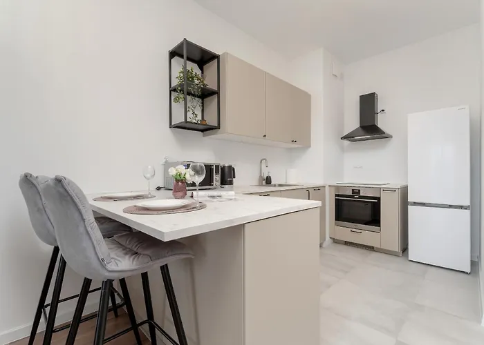 Cosy With Balcony In By Renters アパート ジェシュフ