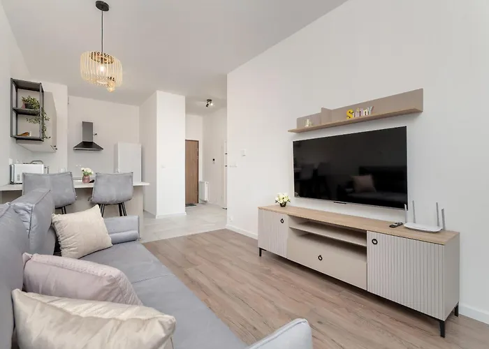 Cosy With Balcony In By Renters شقة *