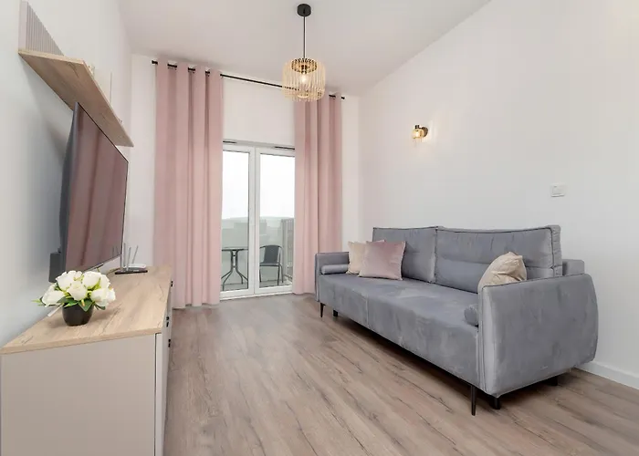 شقة Cosy With Balcony In By Renters *