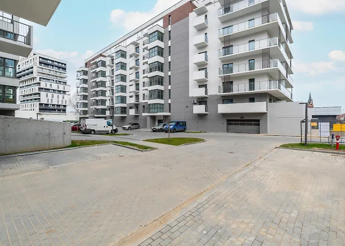 Cosy With Balcony In By Renters شقة رشيشوف